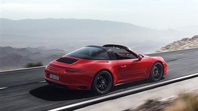 بورشه تكشف عن نسخة GTS من سيارتها 911 Targa