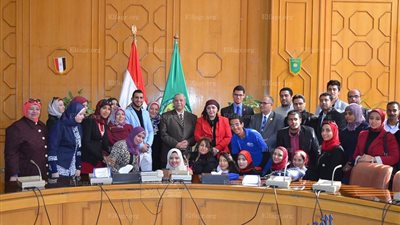 محافظ الإسماعيلية يناقش مقترحات الشباب لخدمة المجتمع (صور)