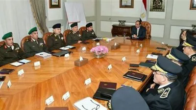عاجل.. السيسي يجتمع بقيادات الجيش والشرطة 