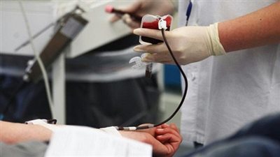 أحدهم حول تبرع مريض بالإيدز للدم.. الحكومة تنفي 6 شائعات (تعرف عليهم)