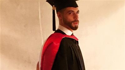 أحد أصدقاء ضحية كافية مصر الجديدة يروي تفاصيل الحادث