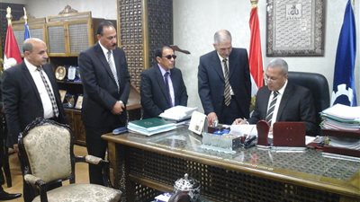 محافظ السويس يعتمد نتائج الشهادتين الابتدائية والإعدادية 