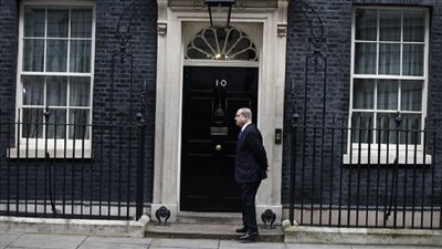 نتنياهو يتعرض لموقف محرج في لندن (فيديو / صور)