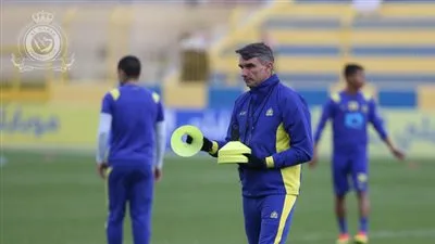الفرنسي كارتيرون يبدأ مشواره مع النصر