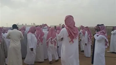 جموع من المسؤولين والمواطنين يشيعون شهيد الوطن 