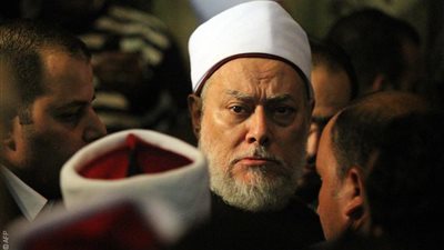 تعليق ناري لـ المفتي السابق على اتهام علماء الأزهر بأنهم سبب البلاء