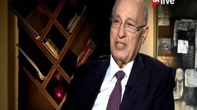 نبيل شعث: الكفاح المسلح ضد اسرائيل حاليا هو انتحار 