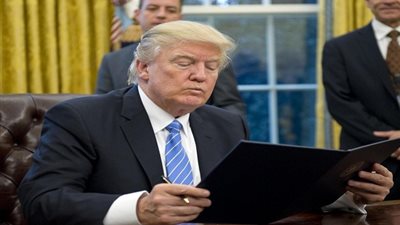 مسؤولون بالأمن الوطني لترامب: حظر المسلمين يجعل أمريكا أقل أمنا