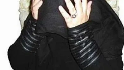 بعد أن اغتصبها عدة مرات.. قتلته وعاشت لمدة أشهر مع جثته المتحللة !