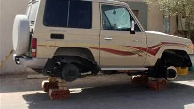 الإطاحة بعصابة سرقة الإطارات في بريدة