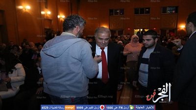 وصول فاروق جويدة وعصام شرف للأمسية الشعرية بدار الأوبرا (صور)