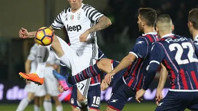  يوفنتوس يحسم موقعة كروتوني ويواصل الصدارة