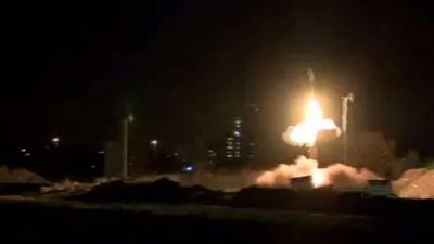 لحظة إطلاق صواريخ على ايلات بالأراضي المحتلة  (فيديو) 