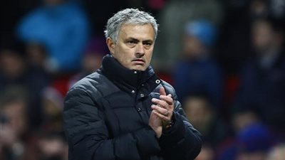 مانشستر يونايتد يدرس مكافأة 