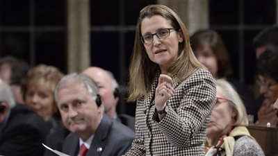 كندا تحذر الولايات المتحدة من فرض رسوم جمركية