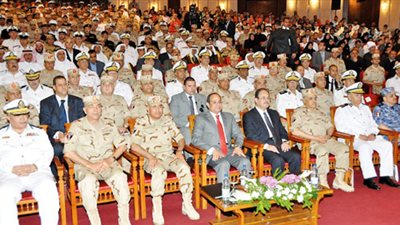 السيسي يصل إلى مقر انعقاد الندوة التثقيفية الـ24 للقوات المسلحة