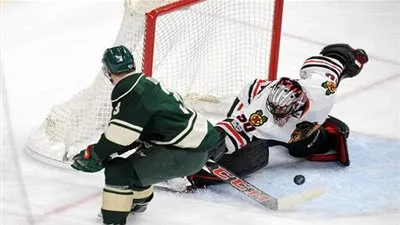 دوري هوكي الجليد.. بلاكهوكس يضع حدا لهزائمه أمام مينيسوتا