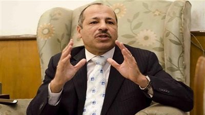 عادل العمدة: 