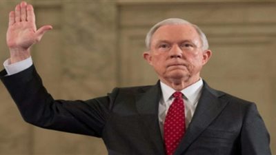 وزير العدل الأمريكي الجديد يبدأ مهامه بالدفاع عن قرارات ترامب