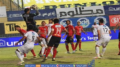 محاضرة فنية للاعبي الأهلي قبل مواجهة الزمالك 