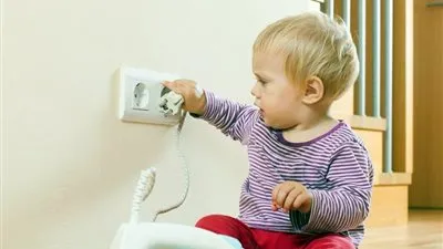 أشياء في منزلك تشكل خطورة كبيرة علي الأطفال يجب أن تبعديها