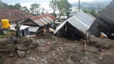 جزيرة إندونيسية تعلن حالة الطوارئ جراء الفيضانات