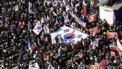 كوريا الجنوبية: جماعات محافظة تطالب برفض اتهام رئيسة البلاد بالتقصير