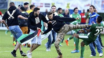 اعتقال 3 لاعبين إسرائيليين لضرب الحكم