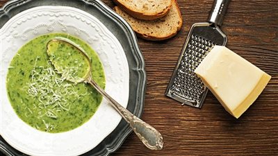 طريقة سهله لعمل شوربة السبانخ بالكريمة