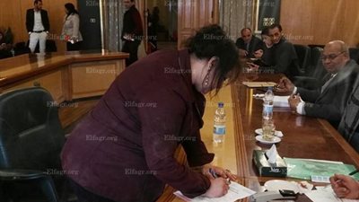 حنان فكري تتقدم بأوراق ترشحها لعضوية مجلس 