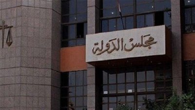 سائقو التاكسي الأبيض يطالبون مجلس الدولة بوقف تراخيص 