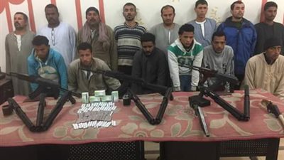 ضبط 18 من حائزي الأسلحة غير المرخصة ببني سويف