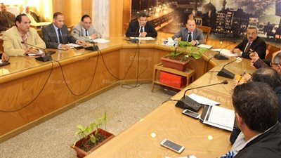 محافظ دمياط يناقش الخطة الإستثمارية لعام 2016/2017