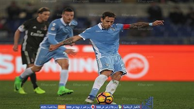 أندرسون يسدد صاروخية تمر بسلام على مرمى ميلان (فيديو)