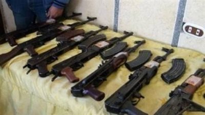 ضبط عامل وجزار لحيازتهما أسلحة نارية بدون ترخيص في الأقصر