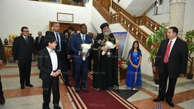 البابا تواضروس يستقبل رئيس جمهورية توجو بالكاتدرائية (صور)