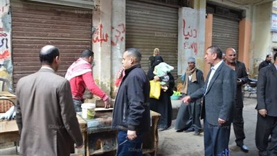 حملة مكبرة لإزالة إشغالات الباعة الجائلين في كفر الشيخ (صور)   