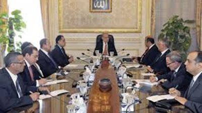 بين مصافحة العاملين والكلمات العذبة.. الوزراء الراحلين يودعون حكومة شريف إسماعيل