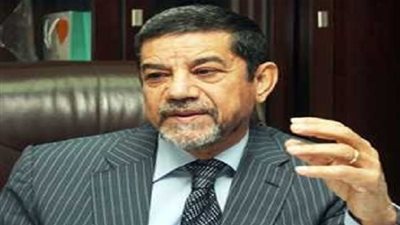 نائب رئيس شعبة الصرافة يفجر مفاجأة عن انخفاض سعر الدولار 