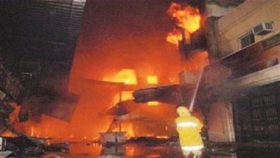 الحماية المدنية تحاول السيطرة على حريق مصنع بلاستيك بالمرج