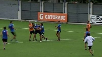 تدريبات  بوكا جونيورز تنتهي بخناقة شوارع (فيديو)