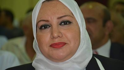 نائبة تنهي أزمة 26 موظفا بعد فصلهم من شركة في القليوبية