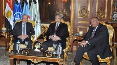 كواليس الاجتماعات المتفرقة مع حفتر والسراج وصالح في مصر