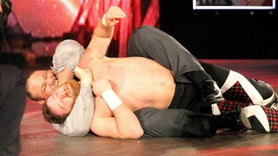 سامي زين يفقد الوعي في عرض الرو الأخير