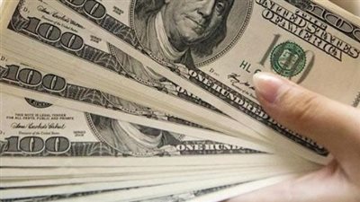 بعد إنخفاض قيمة الدولار.. رواد السوشيال ميديا: 