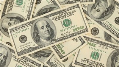 خبير اقتصادى:هناك محاولات لتوفير وضع مستقر للدولار أمام الجنيه 