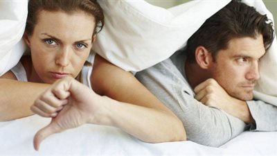 هذه الأمور تشير إلى برودة مشاعرك تجاه زوجك.. تجنبيها