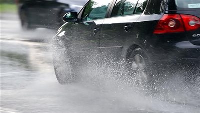 كثافات مرورية بسبب مياه الأمطار.. والمرور تحذر