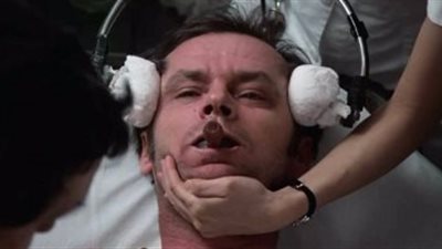 كيف تجرى الجلسات الكهربائية للمرضى النفسيين؟ وما الضروريات لها؟