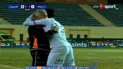 دونجا يسجل الهدف الثاني للزمالك في شباك الأوليمبي من قذيفة نارية (فيديو)